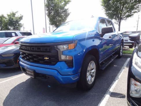 Used 2022 Chevrolet Silverado 1500 Custom AWD/4WD image 1