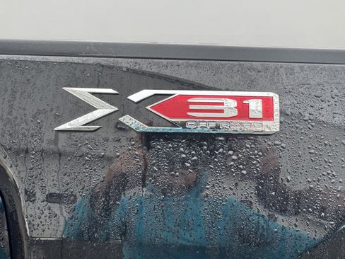 Used 2024 GMC Sierra 2500 SLE w/ SLE Value Package; image 12