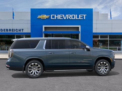 New 2025 Chevrolet Suburban Premier image 29