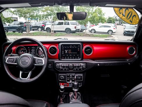Used 2023 Jeep Wrangler Unlimited Rubicon AWD/4WD image 29