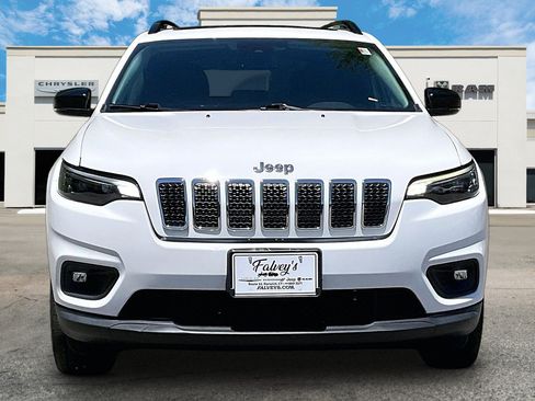 Certified 2022 Jeep Cherokee Latitude Lux w/ Sun & Sound Group AWD/4WD image 3