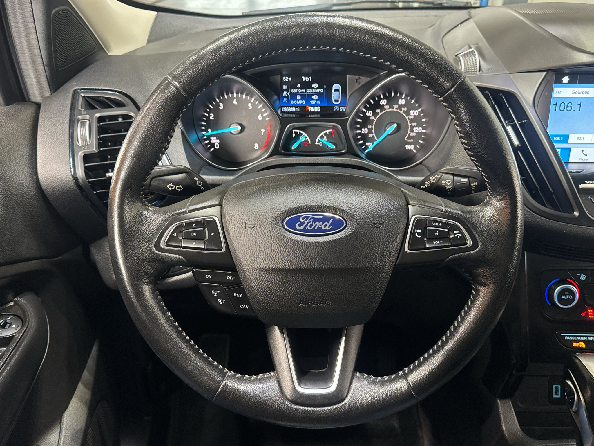 Used 2019 Ford Escape Titanium AWD/4WD image 21