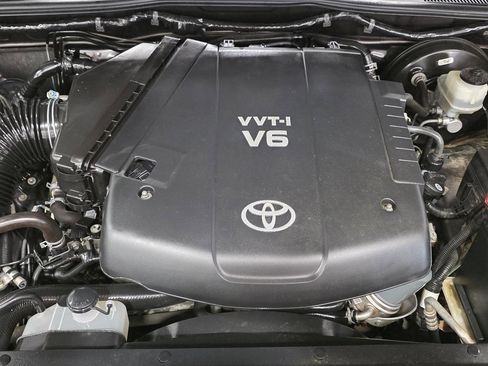 Used 2012 Toyota Tacoma 4x4 Double Cab w/ TRD Sport Pkg image 8