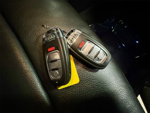 Used 2016 Audi Q5 2.0T Premium Plus w/ Technology Package image 40