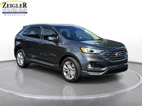 Used 2019 Ford Edge Titanium AWD/4WD image 3