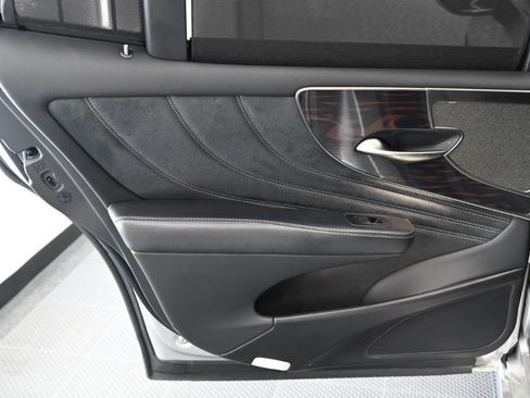 Used 2018 Lexus LS 500 w/ Luxury Package image 41