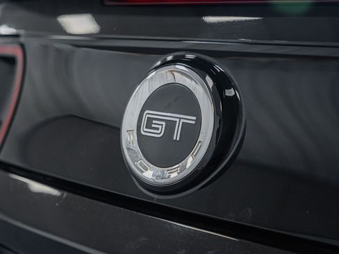 Used 2013 Ford Mustang GT RWD image 7