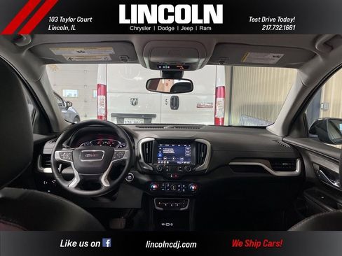 Used 2024 GMC Terrain SLT image 26