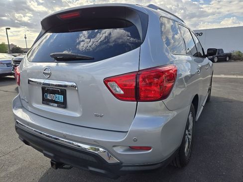 Used 2019 Nissan Pathfinder SV image 5