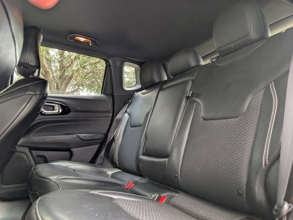 Used 2023 Jeep Compass Latitude AWD/4WD image 14