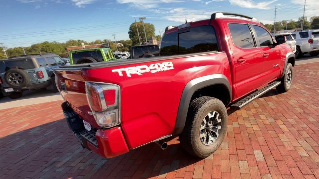 Used 2022 Toyota Tacoma TRD Off-Road w/ Technology Package AWD/4WD image 9