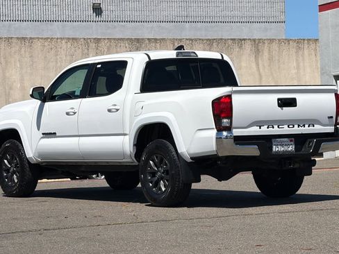 Used 2022 Toyota Tacoma SR5 w/ Black Out Package (TMS) RWD image 7