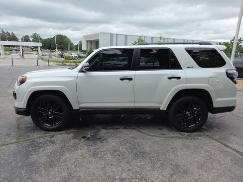 Used 2019 Toyota 4Runner Limited AWD/4WD image 11