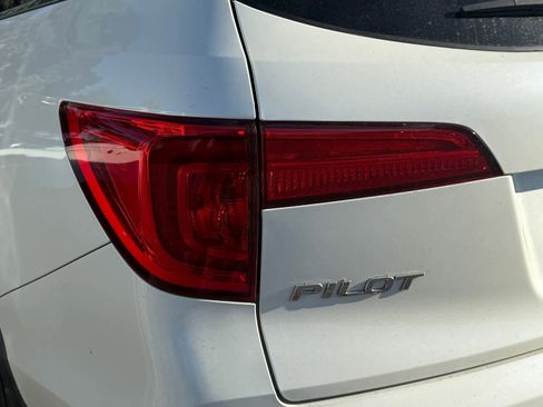 Used 2016 Honda Pilot EX image 10