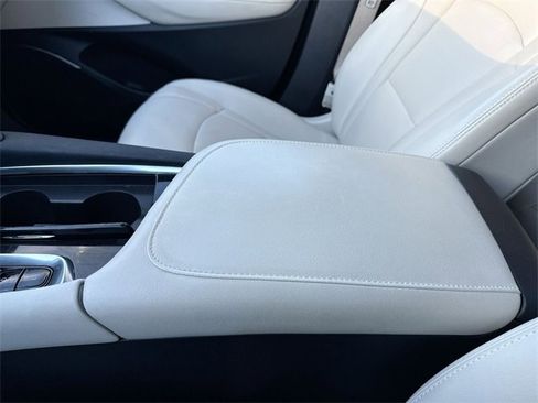 Used 2023 Buick Enclave Essence w/ Experience Buick Package image 21