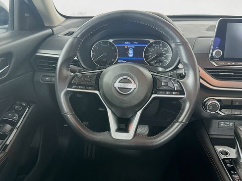 Used 2024 Nissan Altima 2.5 SR FWD image 17