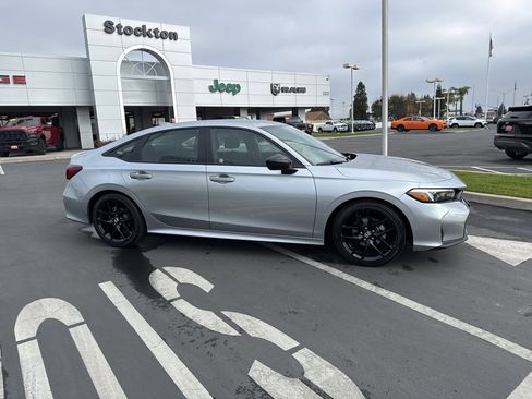 Used 2025 Honda Civic Sport image 3