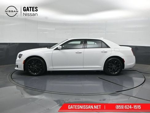 Used 2022 Chrysler 300 Touring L w/ Popular Equipment Group AWD/4WD image 7