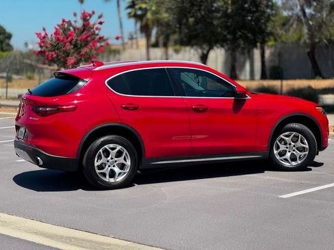 Used 2019 Alfa Romeo Stelvio RWD image 4