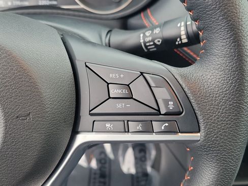 Used 2025 Nissan Versa SR w/ Trunk Package image 25