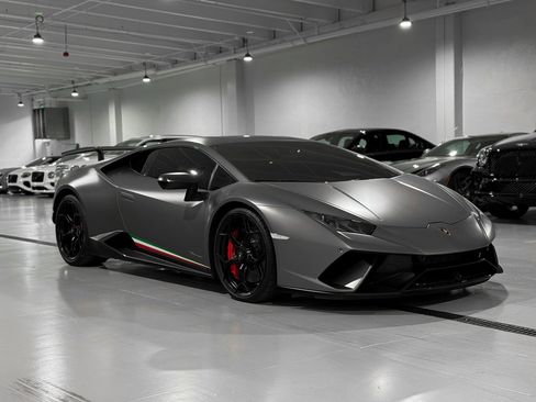 Used 2018 Lamborghini Huracan Performante image 7