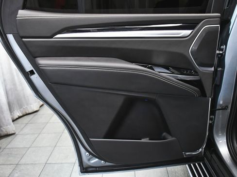 Used 2025 Cadillac Escalade Sport w/ Touring Package image 13