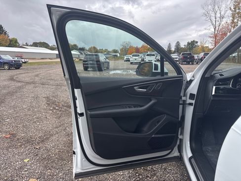 Used 2022 Audi Q7 3.0T Prestige image 23