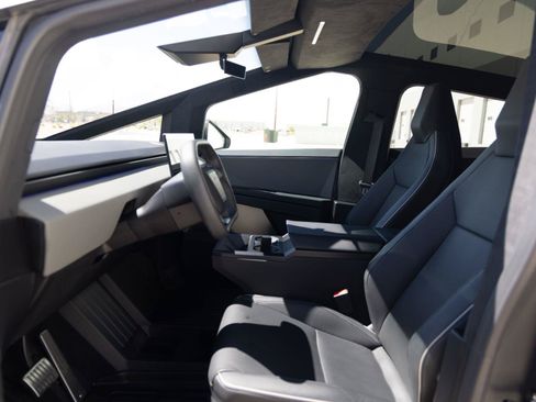 Used 2025 Tesla Cybertruck AWD Crew Cab image 16
