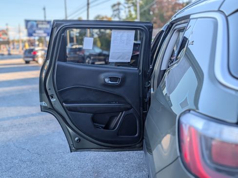 Used 2019 Jeep Compass Latitude w/ Popular Equipment Group image 30