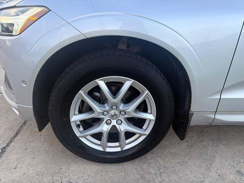Used 2018 Volvo XC60 T5 Momentum w/ Vision Package AWD/4WD image 34