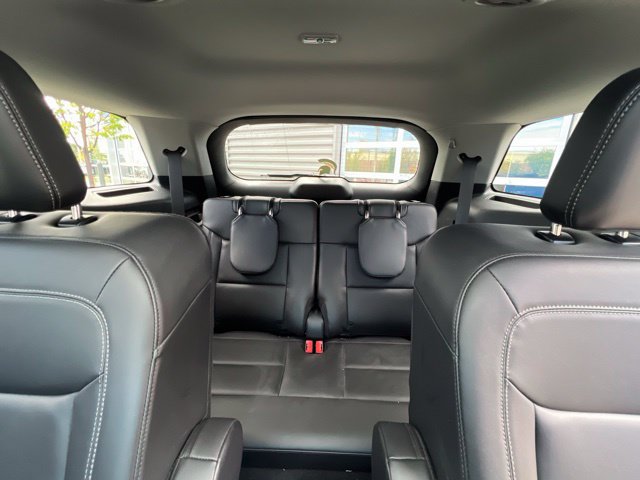 Used 2024 Ford Explorer XLT w/ Equipment Group 202A AWD/4WD image 18