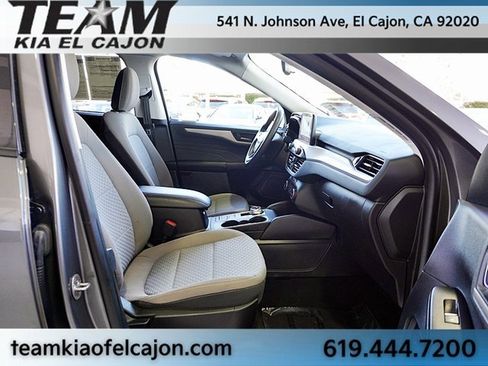 Used 2022 Ford Escape SE image 12