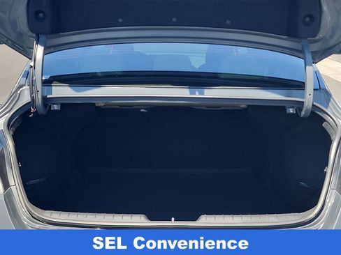 Certified 2025 Hyundai Elantra SEL FWD image 23