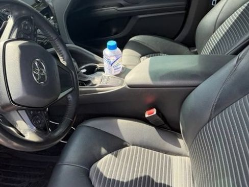Used 2023 Toyota Camry SE FWD image 5