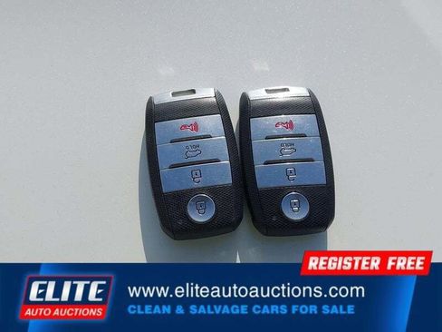 Used 2019 Kia Niro EX image 22