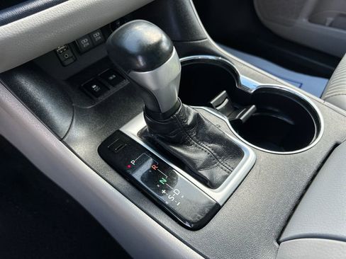 Used 2018 Toyota Highlander Plus FWD image 21