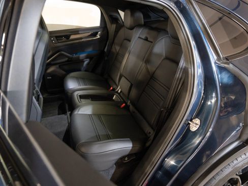 Certified 2024 Porsche Cayenne Turbo GT AWD/4WD image 24