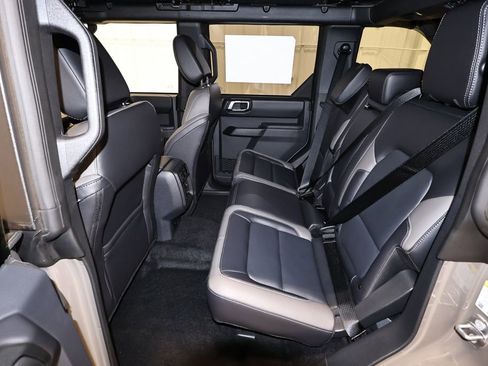 New 2026 Ford Bronco Outer Banks AWD/4WD image 13