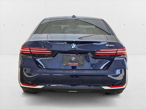 Used 2026 BMW 530i w/ Premium Package image 7