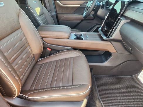 New 2026 GMC Acadia Denali Ultimate FWD image 25