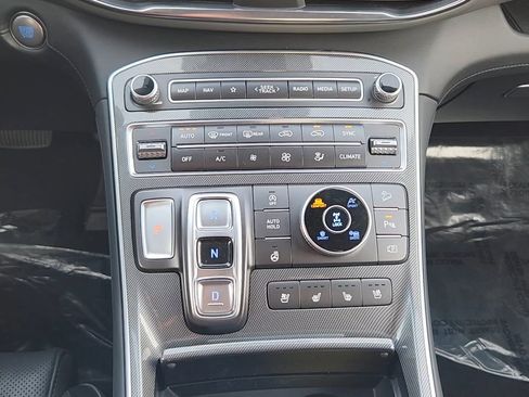 Used 2023 Hyundai Santa Fe Limited image 16