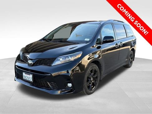 Certified 2020 Toyota Sienna SE Premium w/ Nightshade Edition image 1
