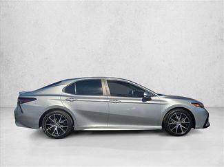 Used 2023 Toyota Camry SE FWD video 4