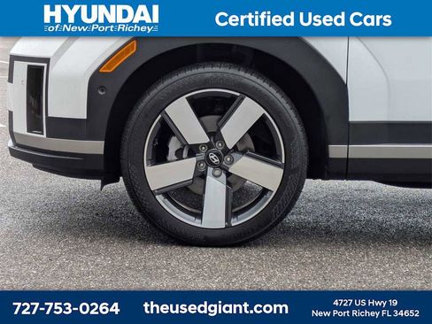 Used 2025 Hyundai Santa Fe Limited image 10