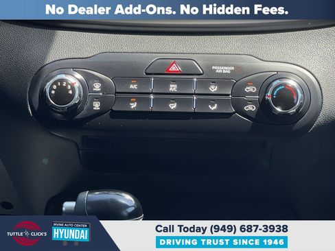 Used 2017 Kia Sorento FWD image 16