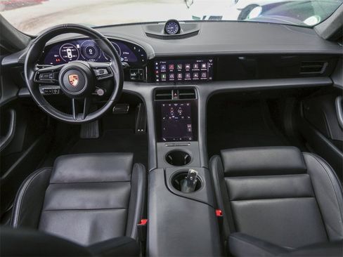 Used 2020 Porsche Taycan Turbo image 30