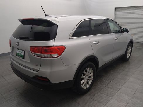 Used 2016 Kia Sorento L image 9