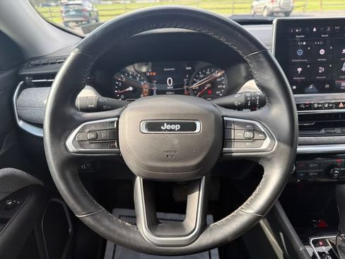 Used 2022 Jeep Compass Latitude AWD/4WD image 14