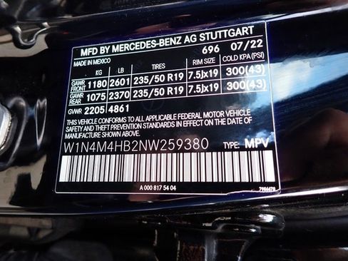 Used 2022 Mercedes-Benz GLB 250 4MATIC image 23