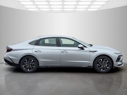 New 2025 Hyundai Sonata SEL image 6